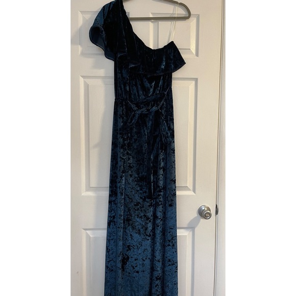 New Free People + Novella Royale Jessica Velvet Jumpsuit
Size XL - Picture 7 of 8